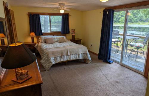 Pet-friendly, secluded, and peaceful pondside home near to Keene and Rindge NH - Foto 9