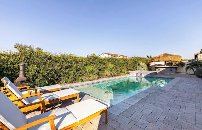 Luxe Indio Stay w/ Pool, Tiki Bar & Fire Pit Near Coachella Longfellow - Foto 5