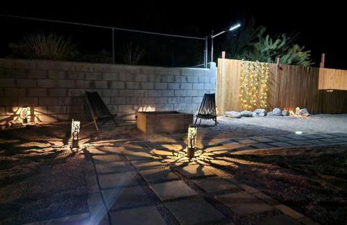 Modern Cabin with Arcade, Foosball Table and Fire Pit in Meadview, Arizona - Foto 4