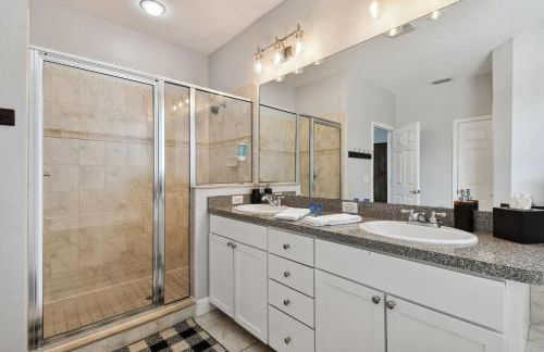 Tampa Private Large House, Game Room & Backyard - Sleeps 12, 4bdr, 3bth, Quiet Community, Near Everything in Tampa & St Pete - Foto 50