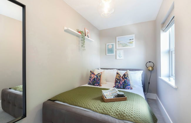 Elliot Oliver - Comfortable Five Bedroom Town Centre House With Garden & Garage - Foto 14