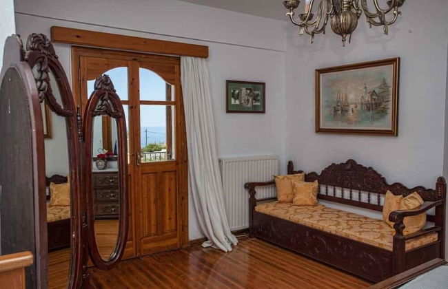 Petrinos Milos - Foto 13