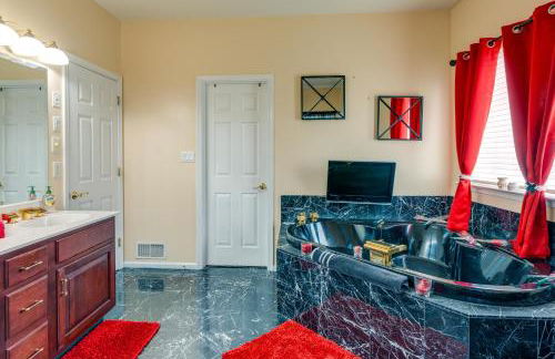 Centrally Located Family Home with Pool - Foto 14