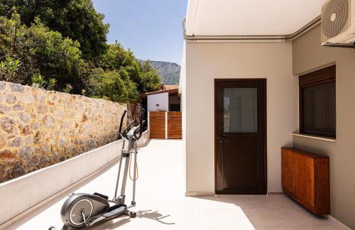 Promitheas Villa, with Pool & Heated Spa Whirlpool, By ThinkVilla - Foto 21