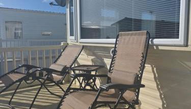 PG69 Golden Palm 8 Berth Caravan with Decking - Foto 1