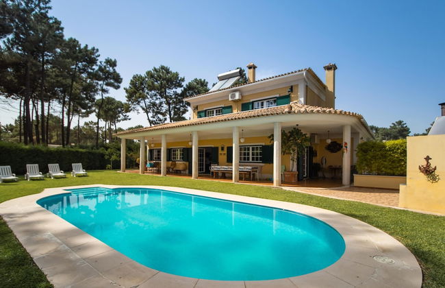 Aroeira Villa Sleeps 10 With Pool - Foto 16