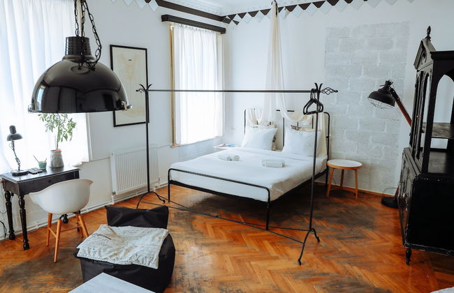 Four Rooms - Photo 2