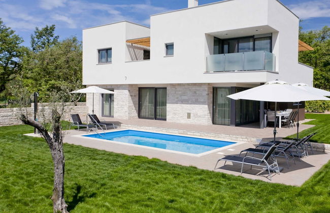 Villa in Novigrad With Pool & Rooftop Terrace - Foto 19