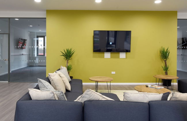 For Students Only Bright Ensuite at St Mungo's in Glasgow - Photo 8