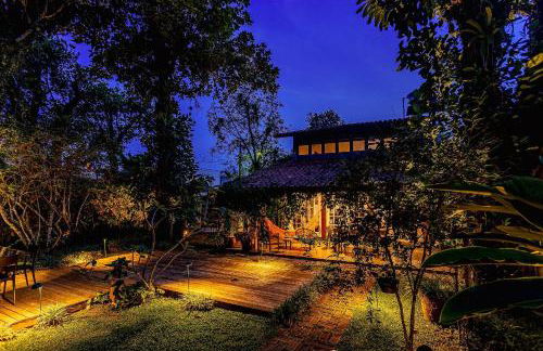 Casa dos Pássaros na areia a 20m da Praia da Baleia com 3 suítes e 1 dorm com ar condicionado, wifi, smart tv, cozinha completa e churrasqueira - Foto 10