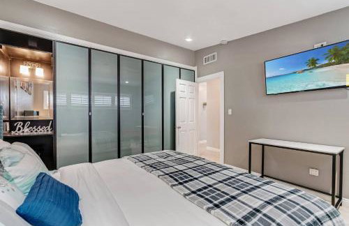 Spacious 4BR w/ Pool, Spa, Mini Golf & Game Lounge - Foto 11