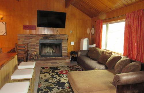 Hillside Hideaway -View of Ski Slope from Charming Deck - Foto 8