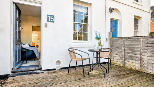 Central Canterbury Gem New Refreshed Decor Sunny Deck Outdoor Furniture FREE Parking 2BR 2BA TOP Location - Foto 4
