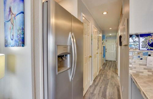 Waterfront Corpus Christi Escape with Pool Access! - Foto 10