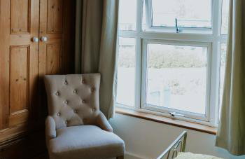 Horsham 3 Bed House With Garden - Photo 6