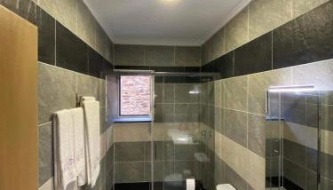 Apartamentos Barbosa - Foto 4, towels, Shower