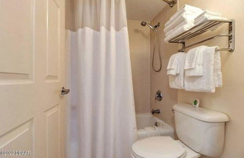 Sleeps 4: Family-Friendly Beach Condo and Resort - Foto 6