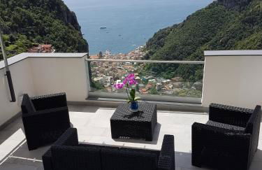 Admiring Amalfi - Photo 3