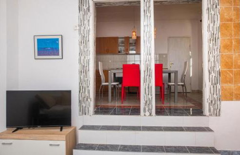 Cozy Home In Cista Velika With Wifi - Photo 15