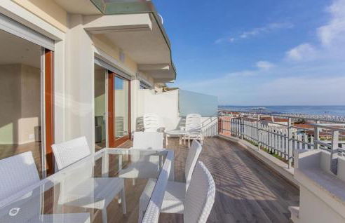 Beachfront Penthouse with private parking - Foto 48