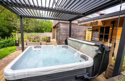 Rosemary Lodge 2BR with Hot Tub near Black Mountain - Foto 5