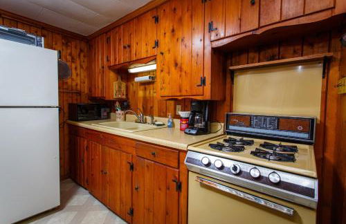 Stony Shore Cabin by Simple Life Rentals - Photo 10