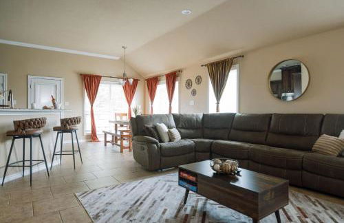 5BD - Backyard - Pool Access - 5 Mins to Texas A&M - Foto 6