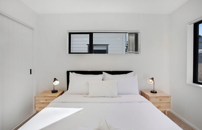 Style Serenity Townhouse with Parking - Photo 12