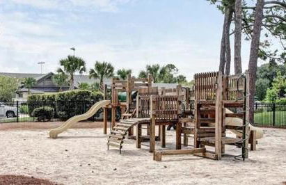 Beachy Vibes - 2BR w lake views & screened sunroom - Foto 11