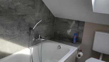 Fredi Apartment, moderne ruhige Wohnung, nur 4 km von der A2 - Foto 2