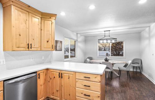 Quiet Comfortable Cliffside Estate near USU - Foto 13