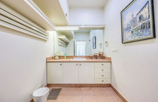 StayAU Spacious 6BR McKinnon Pool Home - Foto 66