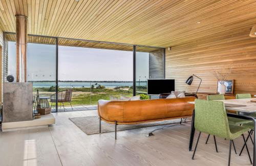 Breathtaking Home with Parking - Pass the Keys - Photo 1