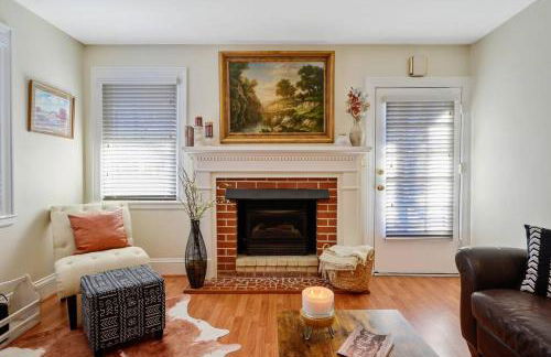 Center St Retreat - 1 Block from Downtown! - Foto 1