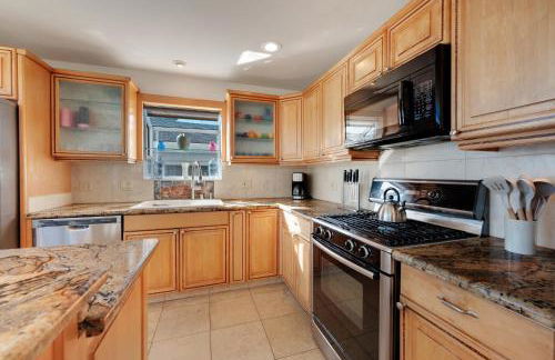 Seaflower Cove: Spacious 4bd waterfront retreat - Foto 28