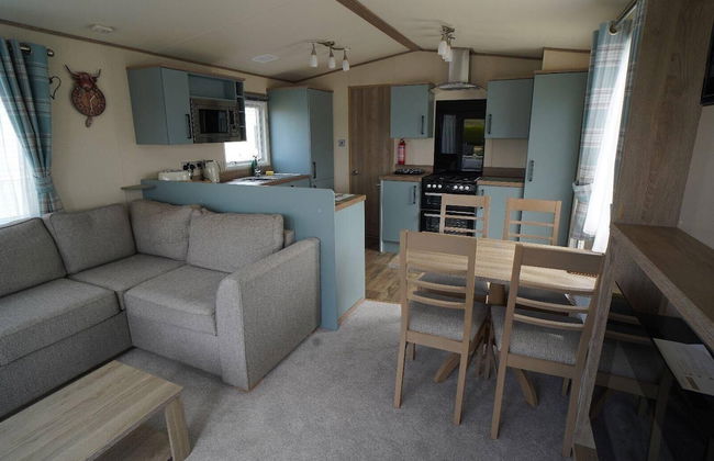 Stunning River View 2 Bedroom Caravan With Decking - Foto 18