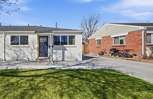 Cozy 2BR Retreat with Backyard Lounge - Foto 17