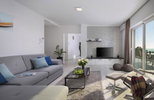 Villa Bella Vista for 8 people with sea view, heated pool & wellness - only 1,5 km from beach - Foto 3