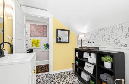 Eclectic Bungalow in the Heart of Royal Oak - Foto 25