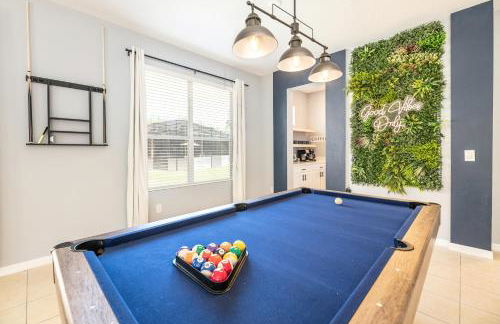 Family Retreat 6BR Villa with Private Pool, Spa & Theater near Disney - Foto 4