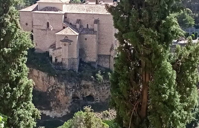 Charming Apartment With Beautiful Views in old Town of Cuenca - Photo 25