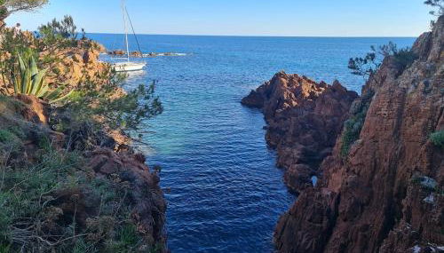 Bright two-room apartment with balcony & private parking - Foto 2