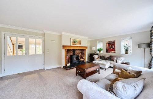 Luxurious Modern Henley Home with Pool & Hot Tub, 5 Bedrooms, Parking - Foto 18