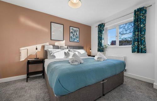 Stylish 4-Bedroom Townhouse with two large parking spaces and superfast Wi-Fi - Photo 25