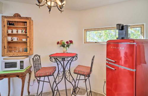 Quirky Santa Cruz Studio with Shared Courtyard! - Foto 13