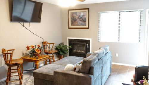 Rest Easy Retreat - 2BR Near SHSU - Pool - WiFi - Free Parking - Foto 1