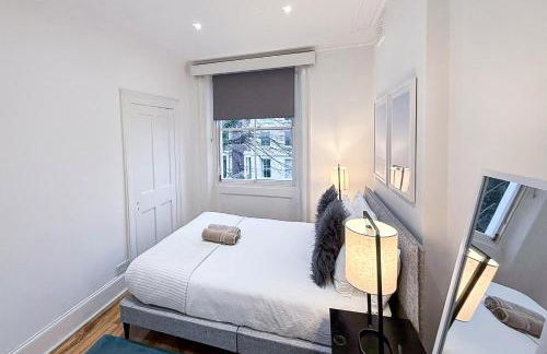 Stylish 2-Bedroom Apartment in Maida Vale near Little Venice & Paddington by NourNest Apartments - Foto 12