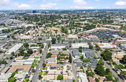 20 percent OFF Fully Furnished 2BR in Prime Tustin - Foto 34