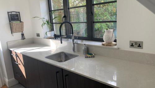 LymingtonBnB - Photo 4