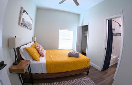 Steps to Trolley Stop 11 Renovated Home with Free EV Station - Foto 10